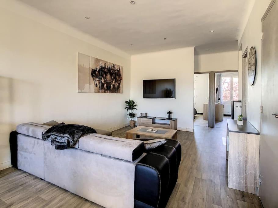 Homps - Appartement Avec Terrasse 4 Personnes Εξωτερικό φωτογραφία